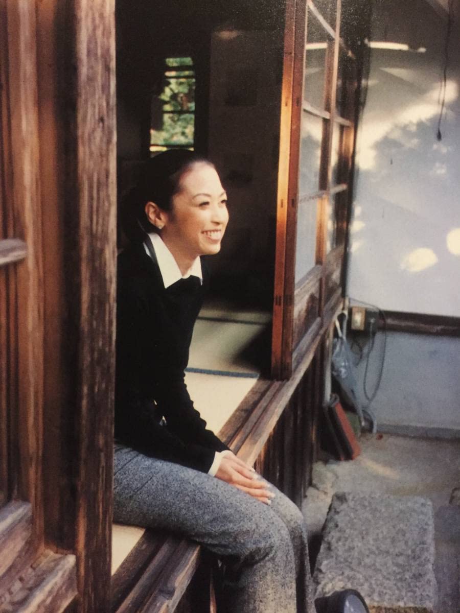 Amazon.co.jp: 古本 帯なし 写真集 JOURNAL EMIRI HENMI PHOTOGRAPH